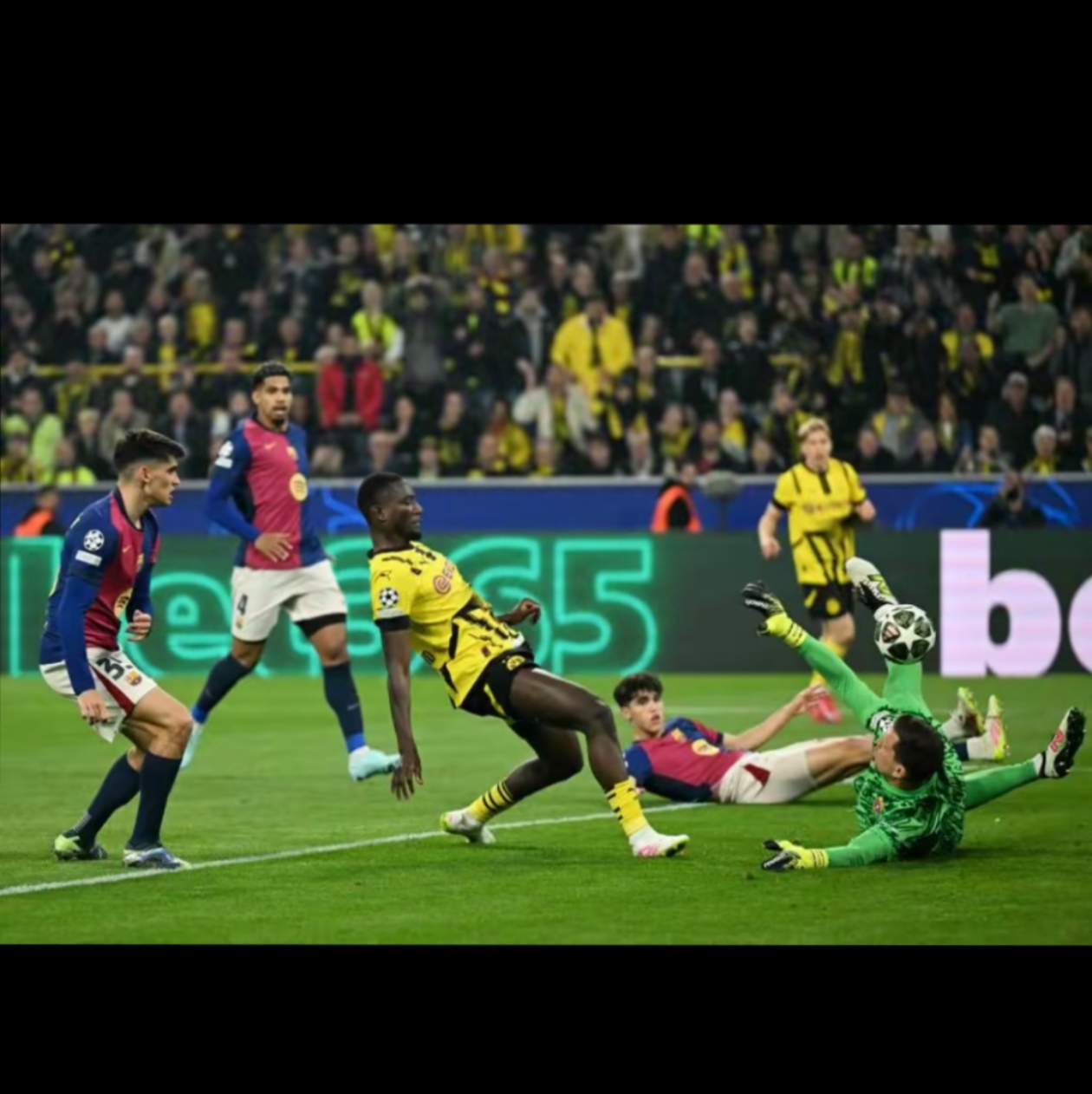 九游平台 -加时末段突围战来临，奥兰多魔术围绕欧冠远射贴柱，压力陡增，纪律约束更严格 