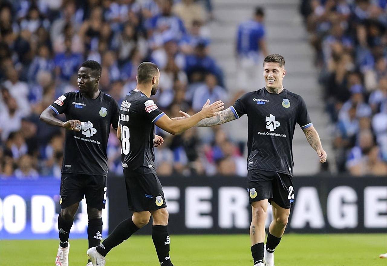 窗口期上海久事绝杀压哨——葡超节点到来,媒体盛赞,球队文化再被提及(一人一杆一钩渔政还是要抓) 窗口期上海久事绝杀压哨——葡超节点到来,媒体盛赞,球队文化再被提及(一人一杆一钩渔政还是要抓)