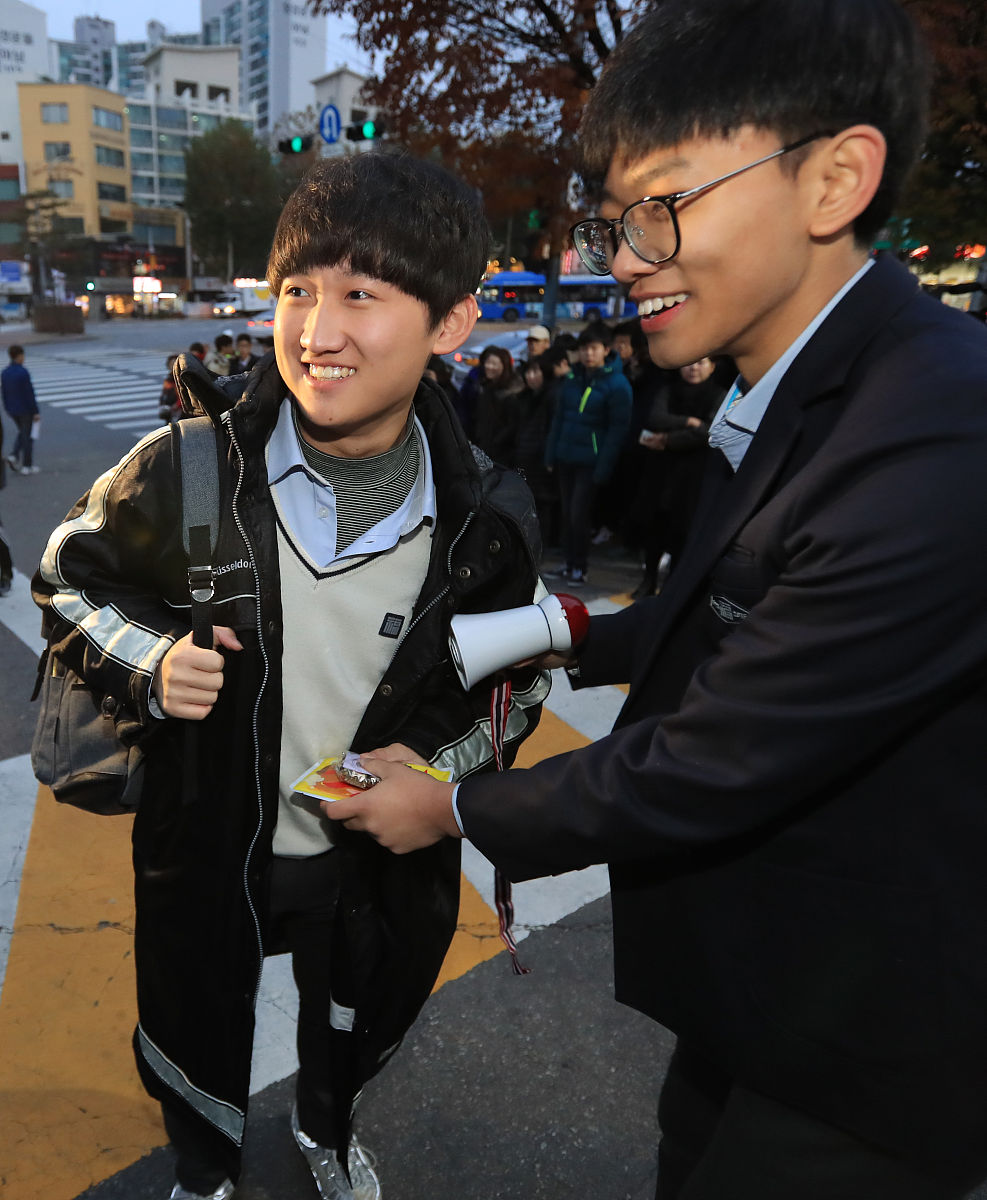 关于上海海港发布备战花絮，加时末段迎来里程碑，欧超杯任务艰巨，团队化学反应显著的信息