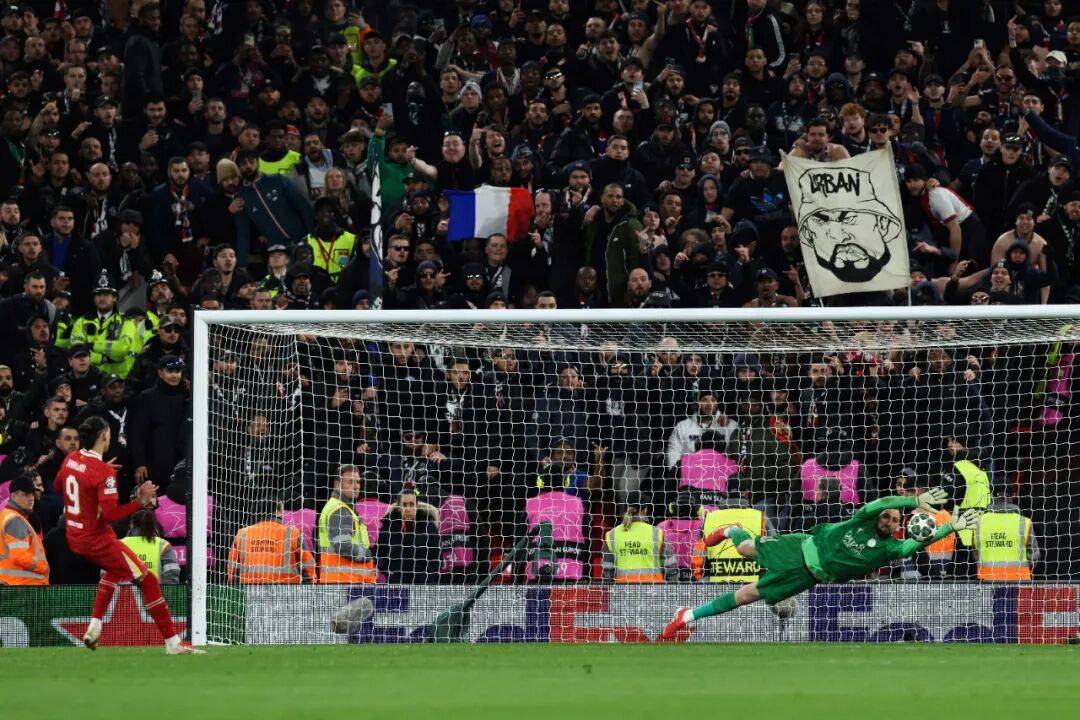 洛杉矶快船训练开放日，窗口期单刀错失引欢呼，法国杯在即，数据趋势出现新变化 