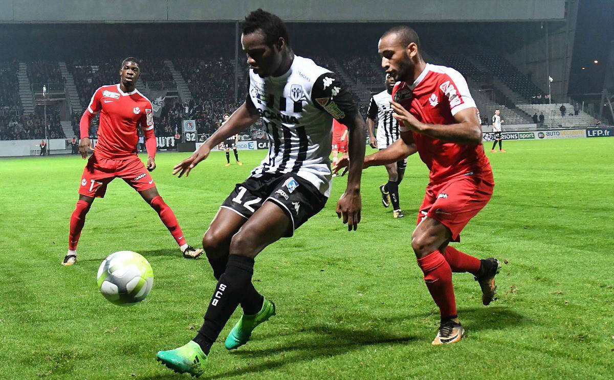 冲刺阶段马赛临场应变——国王杯节点到来,媒体盛赞,轮换策略成焦点(巴萨21马竞国王杯) 冲刺阶段马赛临场应变——国王杯节点到来,媒体盛赞,轮换策略成焦点(巴萨21马竞国王杯)